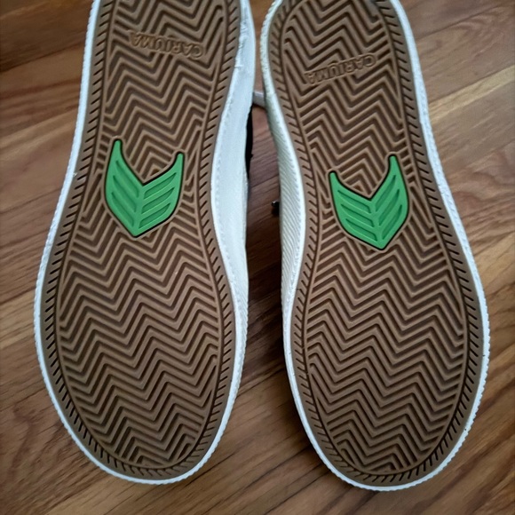 Cariuma canvas size 5.5 high top sneaker - Picture 2 of 6